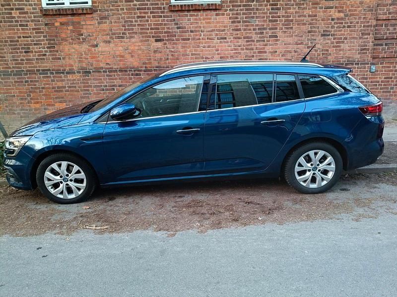 Gebraucht Renault Megane E-Tech Zen 158 PS (116 kW) 2021 Blau Kombi