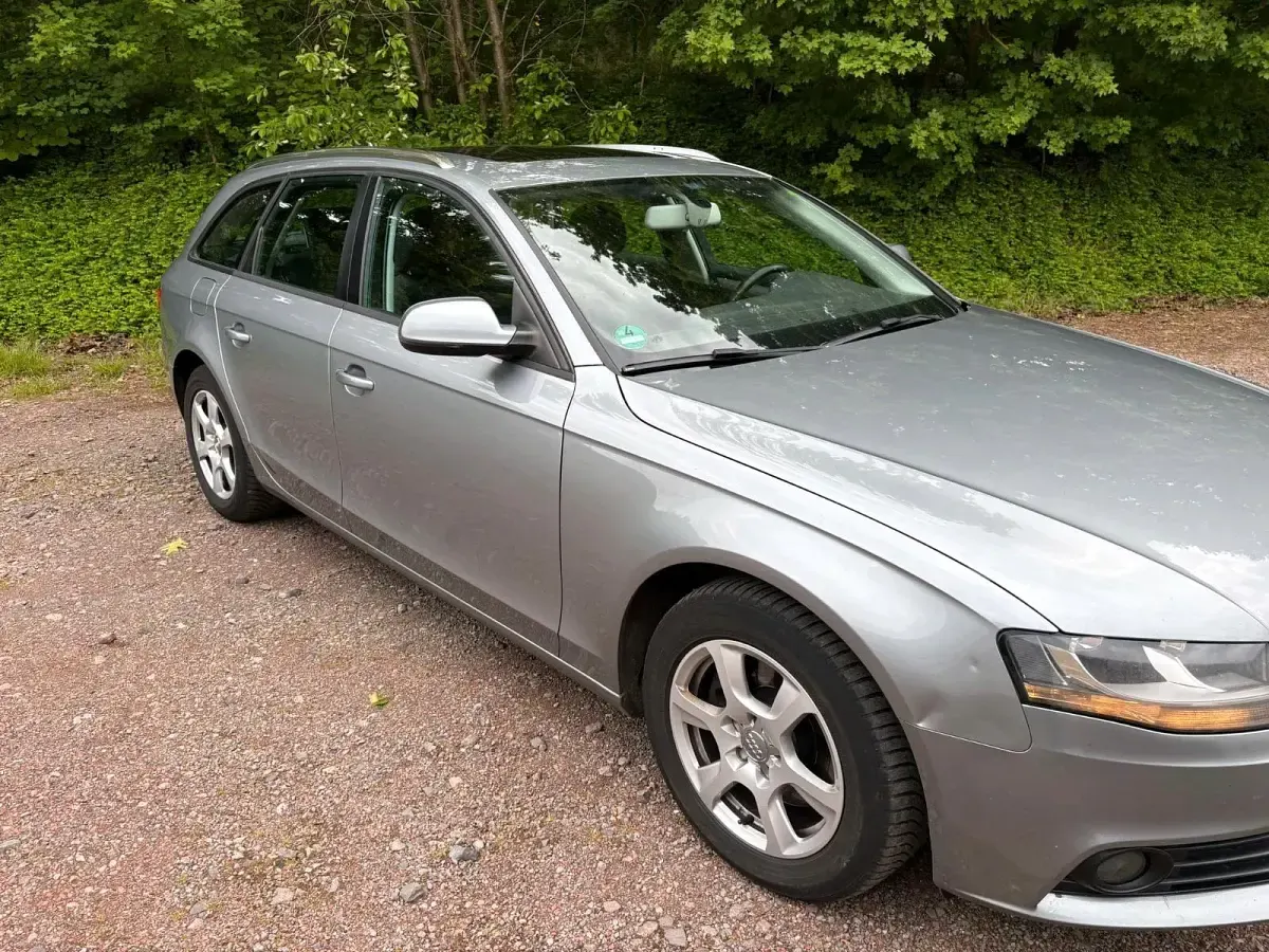 Gebraucht Audi A4 143 PS (105 kW) 2010 Grau Kombi