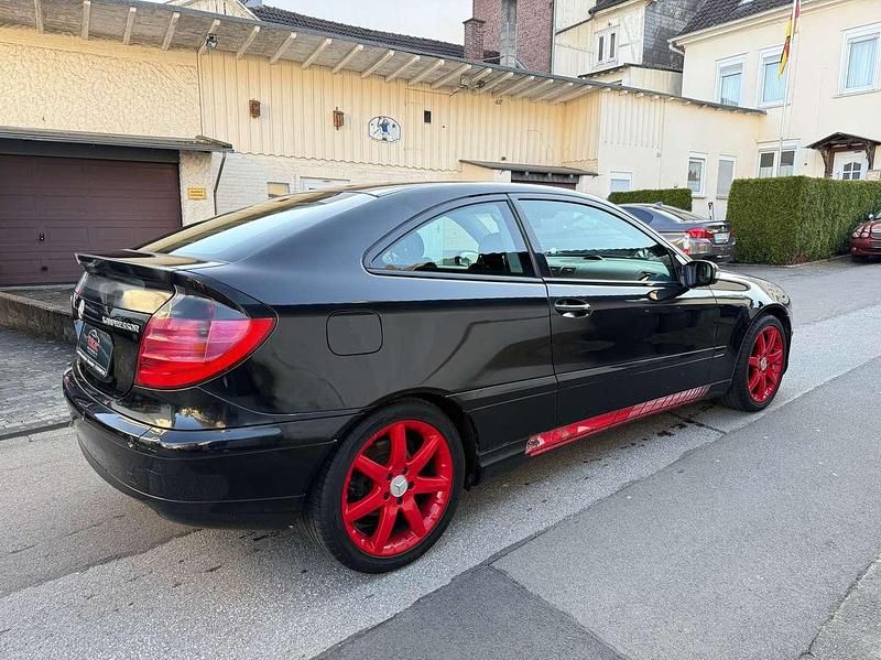 Gebraucht Mercedes C200 163 PS (119 kW) 2002 Schwarz Coupé