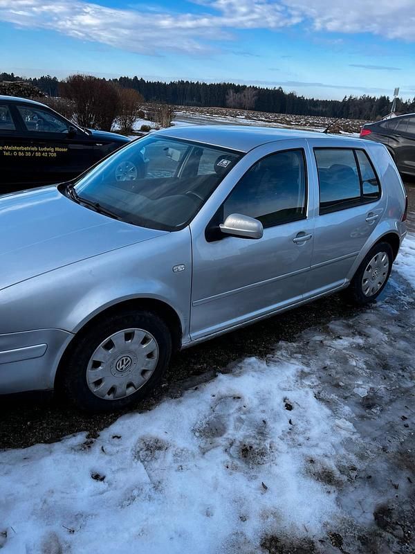 Silber Gebraucht 2003 VW Golf IV Kleinwagen | 1.700 € (Fairer Preis) - Bild 1/4