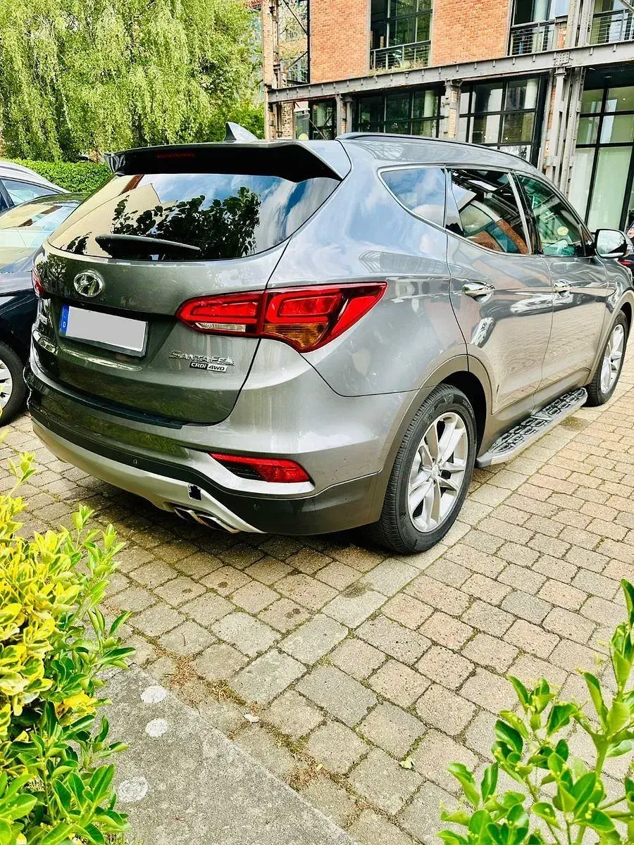 Gebraucht Hyundai Santa Fe Premium 200 PS (147 kW) 2016 Grau SUV