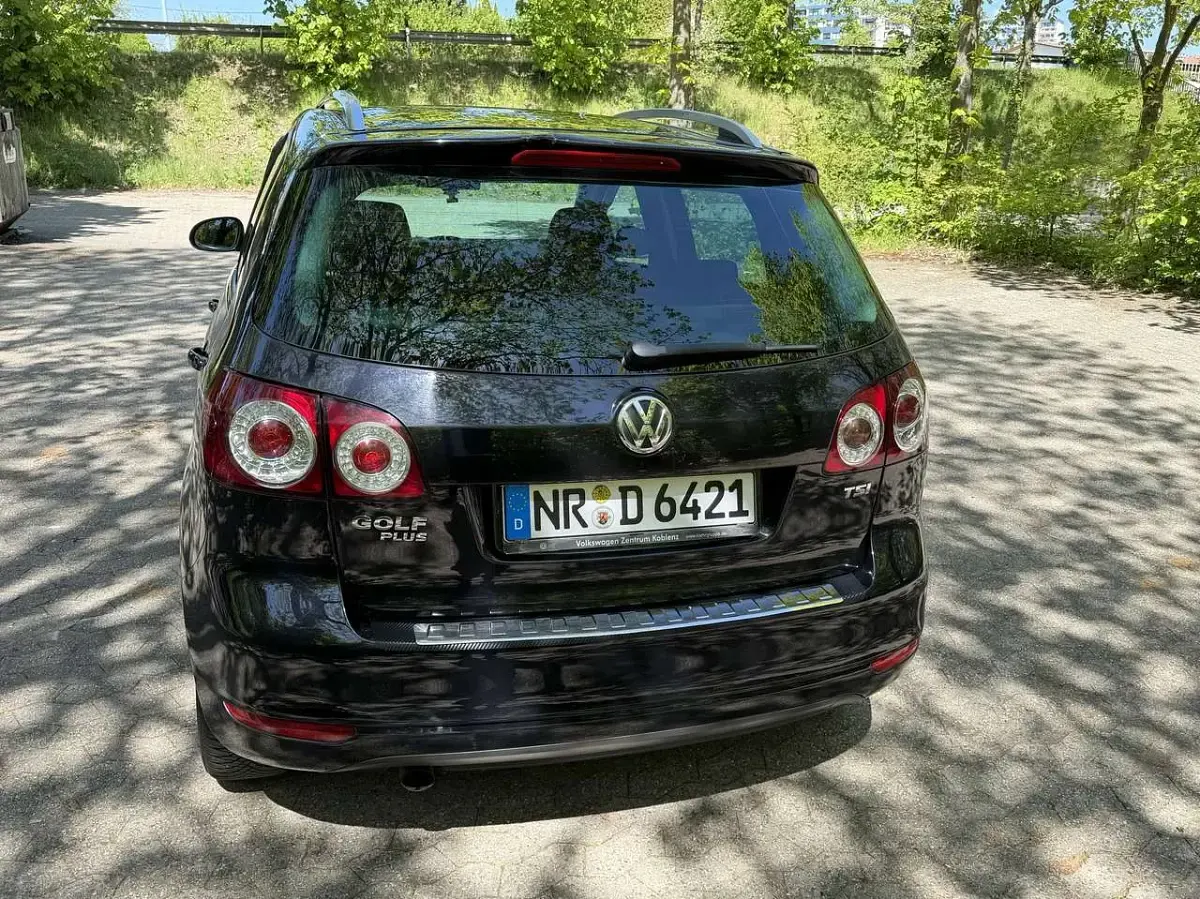 Używany VW Golf VI Style 105 KM (77 kW) 2011 Czarny Hatchback