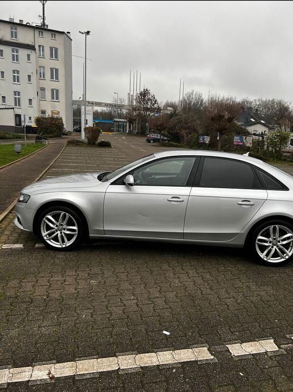 Gebraucht Audi A4 Ambiente 160 PS (117 kW) 2011 Silber Limousine