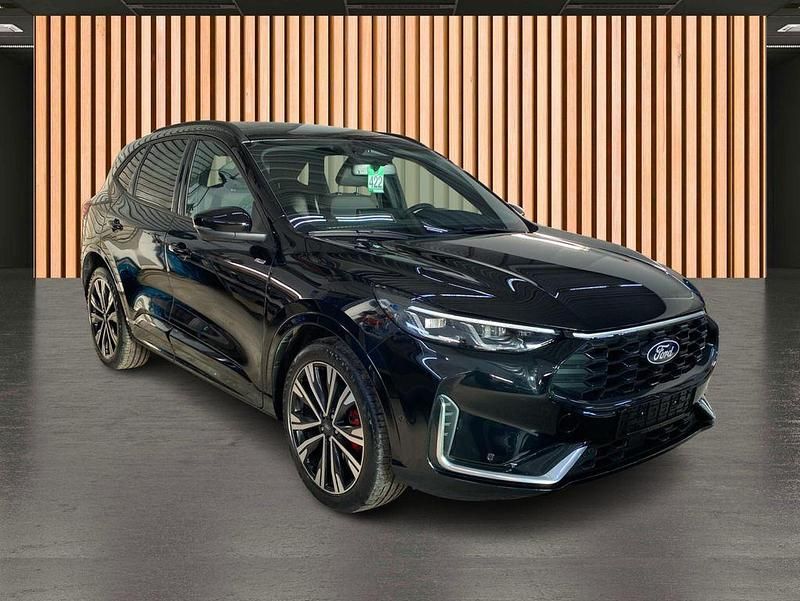 Gebraucht Ford Kuga ST-Line X 186 PS (136 kW) 2025 Schwarz SUV