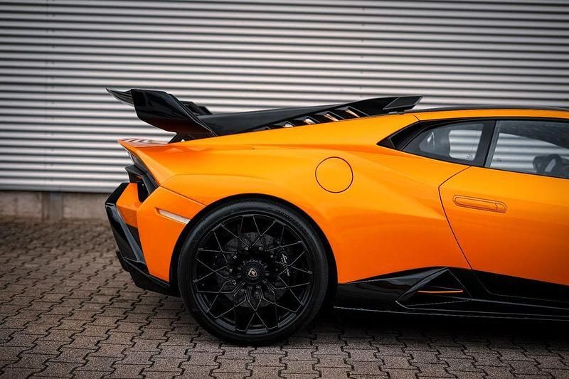 Gebraucht Lamborghini Huracán 640 PS (470 kW) 2021 Orange