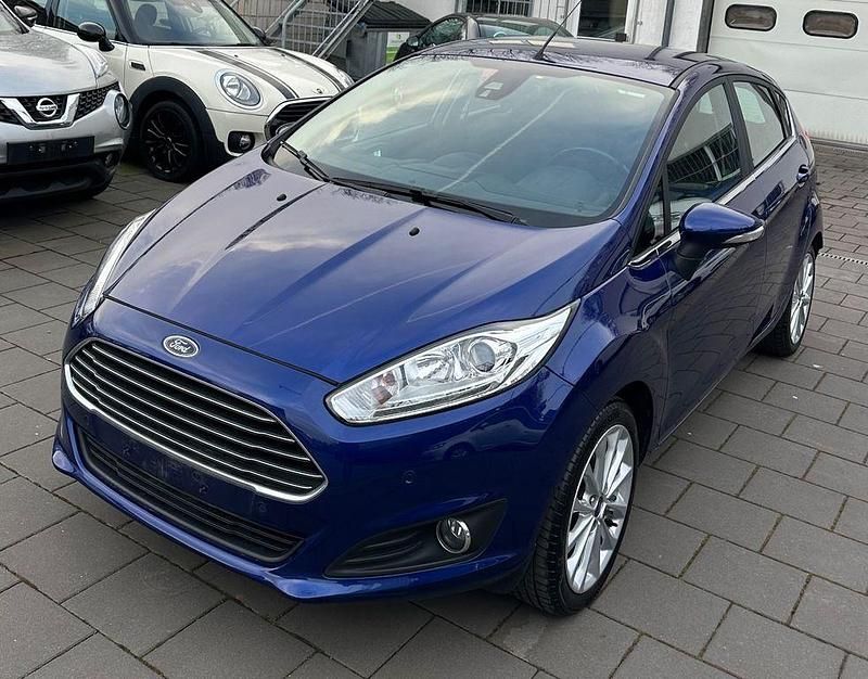 Gebraucht Ford Fiesta Titanium 101 PS (74 kW) 2016 Blau Limousine