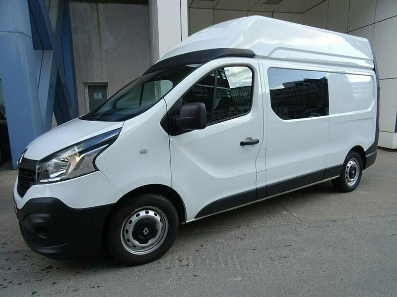 Gebraucht Renault Trafic Komfort 125 PS (91 kW) 2018 Weiß (gletscherweiss) Van / Kleinbus