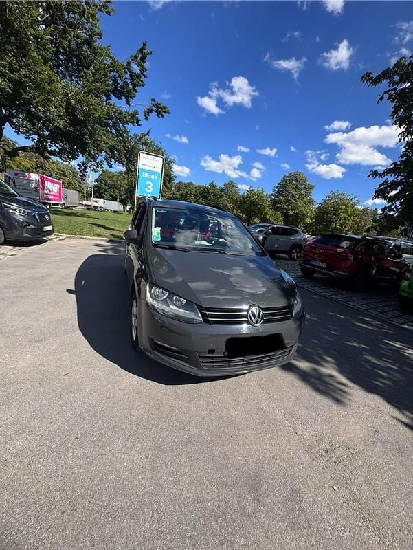 Grau Gebraucht 2011 VW Sharan Van / Kleinbus | 8.900 € (Fairer Preis) - Bild 1/4
