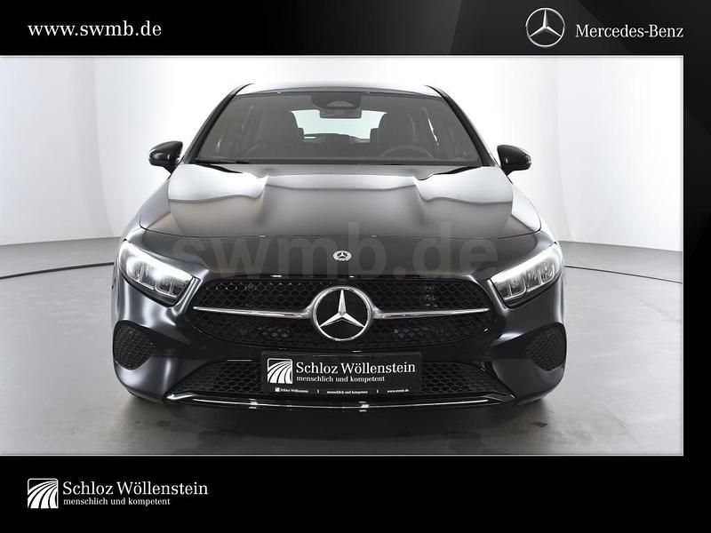 Gebraucht Mercedes A200 Progressive 163 PS (119 kW) 2025 Schwarz Limousine