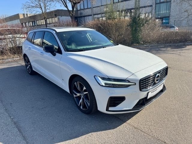 Gebraucht Volvo V60 R-Design 341 PS (250 kW) 2021 Weiss Kombi