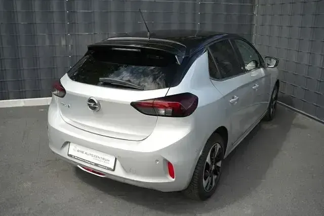 Gebraucht Opel Corsa-e Elegance 100 kW (136 PS) 2022 Silber Kleinwagen