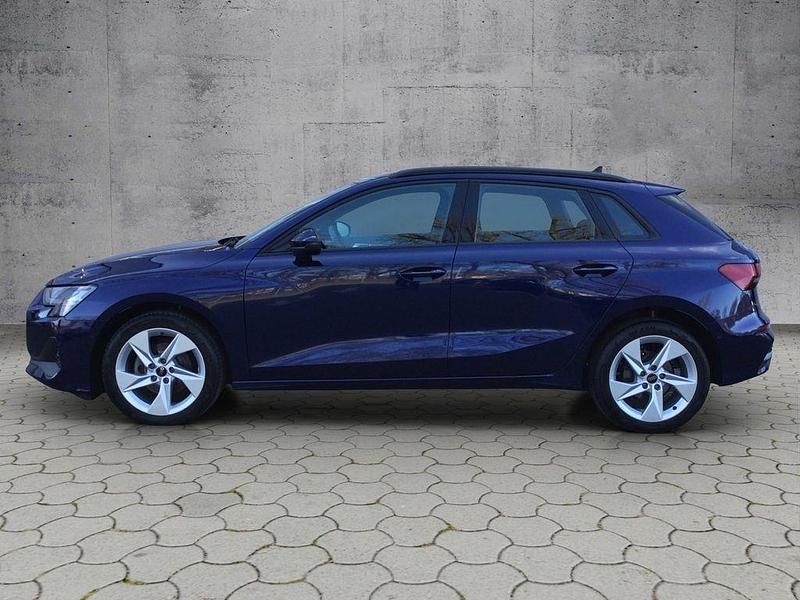 Gebraucht Audi A3 Business 116 PS (85 kW) 2025 Navarrablau metallic Limousine