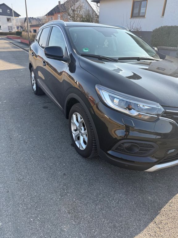 Schwarz Gebraucht 2020 Renault Kadjar LIMITED SUV | 15.490 € (Guter Preis) - Bild 1/4