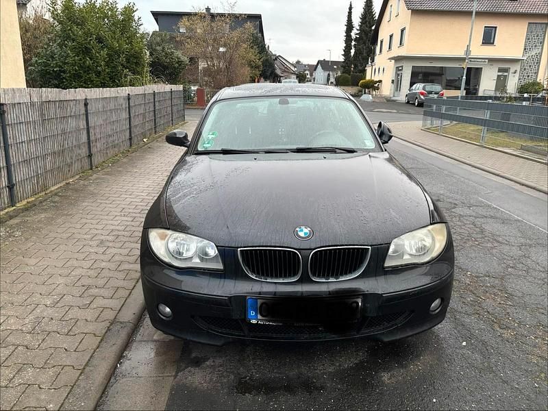 Gebraucht BMW 118 130 PS (95 kW) 2006 Schwarz Kleinwagen