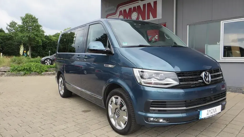 Second-hand VW Multivan 204 CP (150 kW) 2016 Verde Monovolum