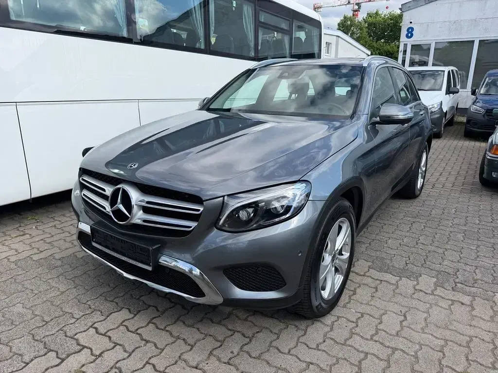 Gebraucht Mercedes GLC250 204 PS (150 kW) 2018 Grau (metallic) SUV