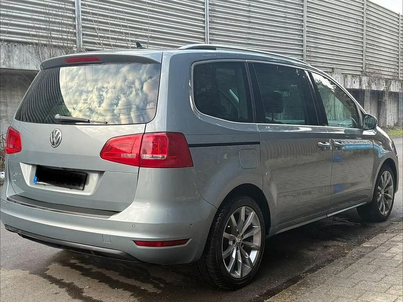 Gebraucht VW Sharan Highline 177 PS (130 kW) 2014 Grau Van / Kleinbus