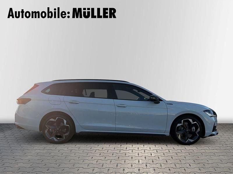 Neu Skoda Superb SportLine 193 PS (141 kW) 2026 Weiss Kombi