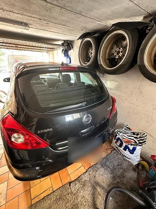 Gebraucht Opel Corsa 69 PS (50 kW) 2013 Schwarz Kleinwagen