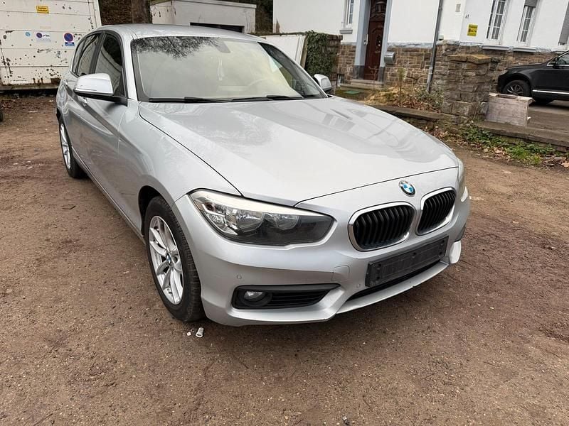 Silber Gebraucht 2016 BMW 116 Kleinwagen | 6.450 € (Guter Preis) - Bild 1/4