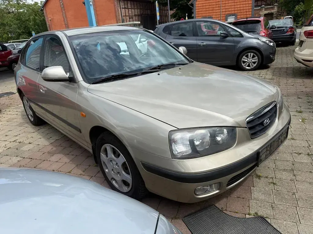 Gebraucht Hyundai Elantra GLS 107 PS (78 kW) 2001 Grau Limousine
