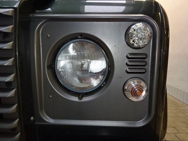 Gebraucht Land Rover Defender SE 122 PS (89 kW) 2008 Grün Kombi