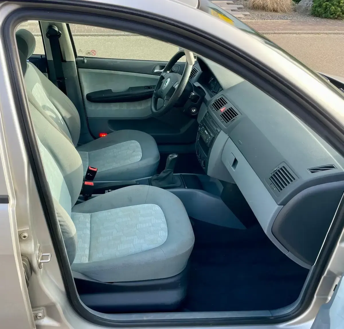 Gebraucht Skoda Fabia 80 PS (58 kW) 2001 Silber Limousine