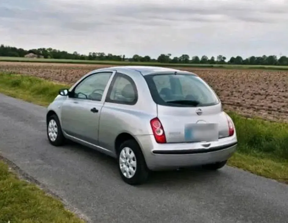 Gebraucht Nissan Micra 65 PS (47 kW) 2005 Silber Kleinwagen