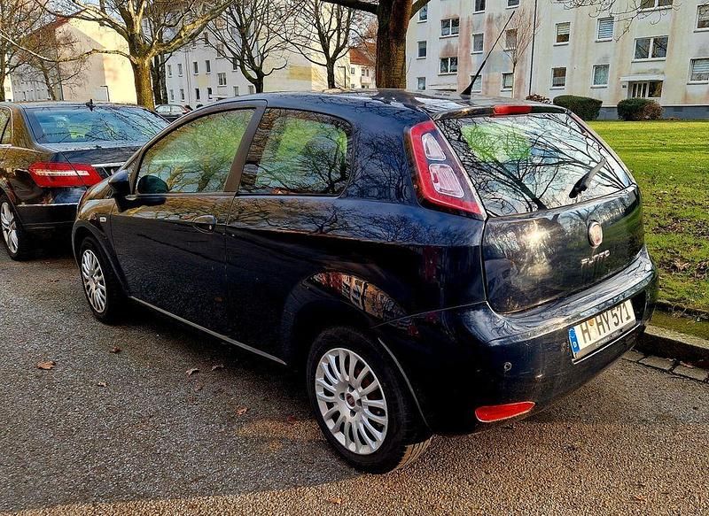 Gebraucht Fiat Punto 69 PS (50 kW) 2012 Blau Limousine