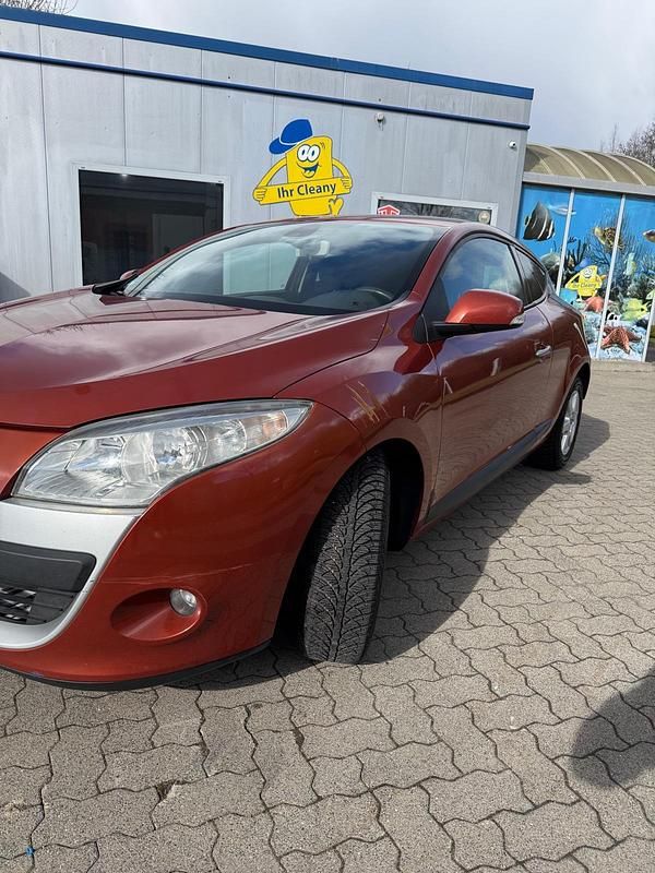 Gebraucht Renault Mégane 105 PS (77 kW) 2009 Orange Limousine