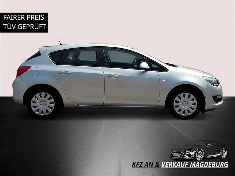 Gebraucht Opel Astra Selection 116 PS (85 kW) 2015 Silber Limousine