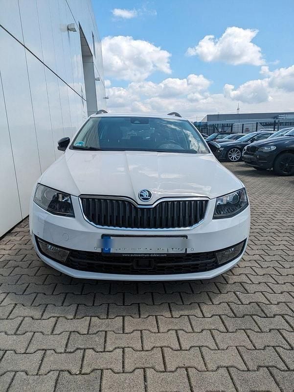 Weiß Gebraucht 2016 Skoda Octavia Kombi | 14.300 € (Fairer Preis) - Bild 1/4
