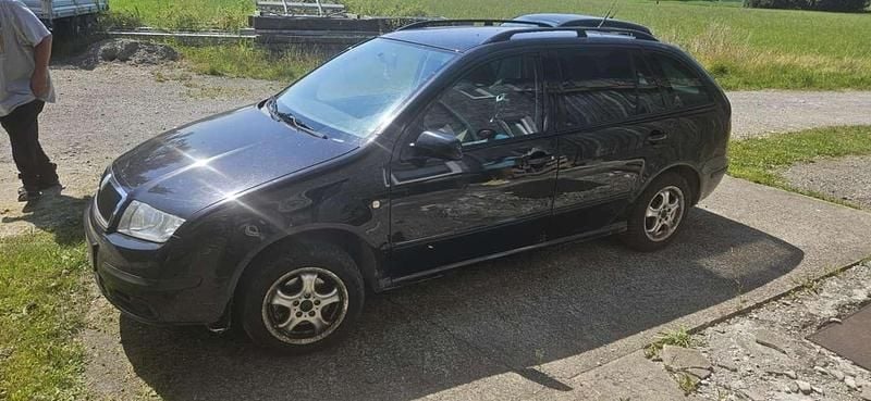 Schwarz Gebraucht 2007 Skoda Fabia Kombi | 799 € (Guter Preis) - Bild 1/4