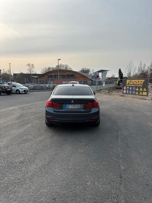 Gebraucht BMW 330 258 PS (189 kW) 2013 Grau Limousine