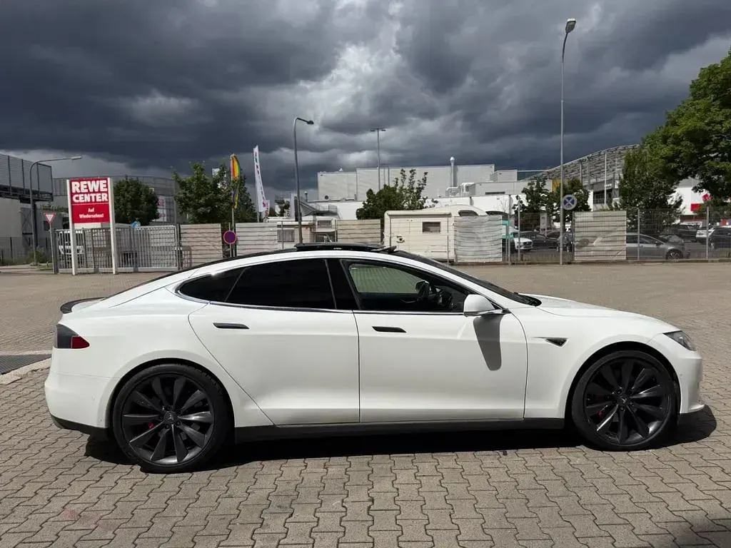 Gebraucht Tesla Model S Performance 514 kW (700 PS) 2015 Weiß Kleinwagen