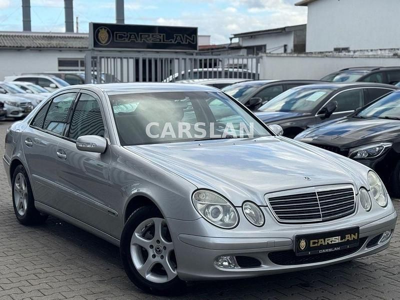 Silber Gebraucht 2003 Mercedes E220 Limousine | 8.498 € - Bild 1/4