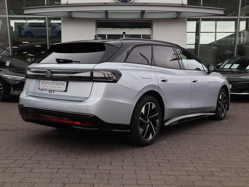 Neu VW ID.7 Pro 210 kW (286 PS) 2025 Scale silver metallic / schwar Kombi