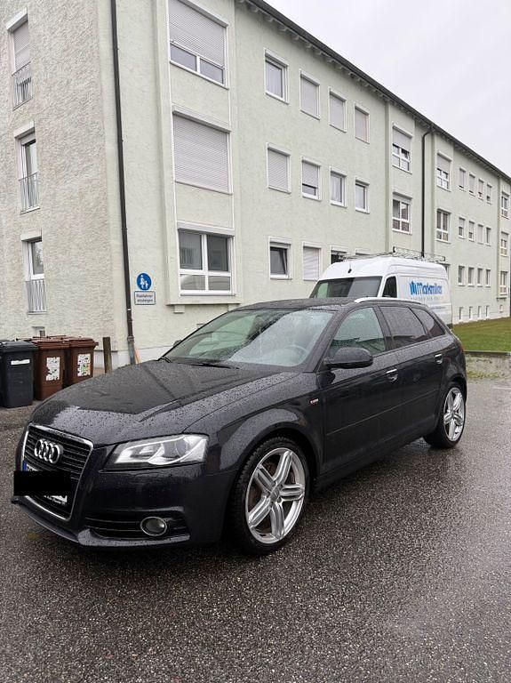 Schwarz Gebraucht 2011 Audi A3 Sportback S-Line Kleinwagen | 10.590 € (Fairer Preis) - Bild 1/4