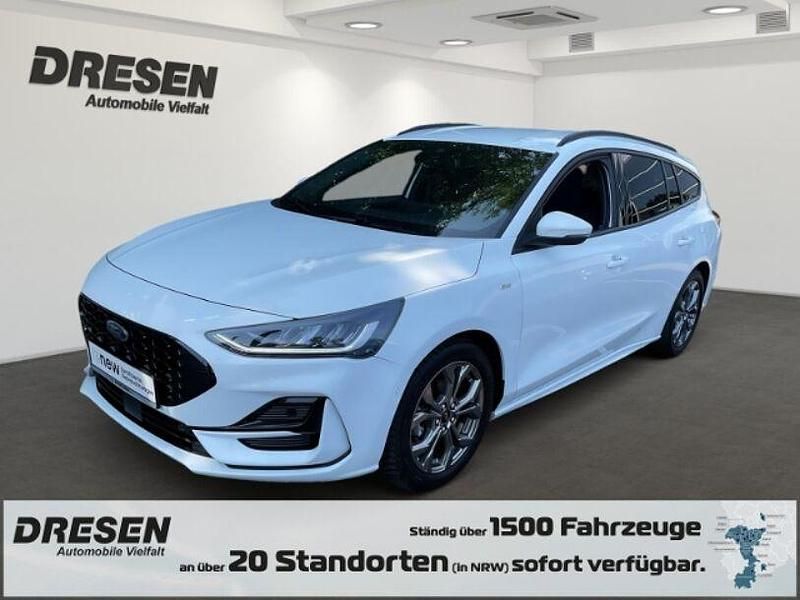 Weiss Gebraucht 2023 Ford Focus ST-Line Kombi | 22.590 € (Guter Preis) - Bild 1/4