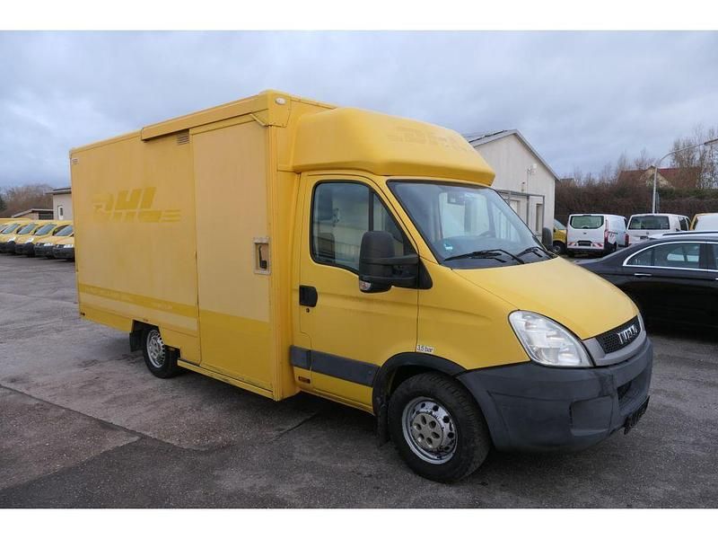 Second-hand Iveco Daily 106 CP (77 kW) 2011 Galben Van