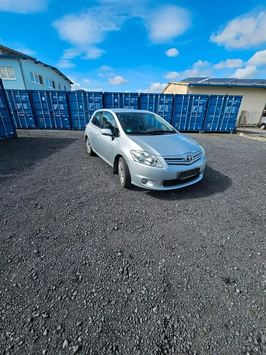 Gebraucht Toyota Auris 97 PS (71 kW) 2010 Silber Kleinwagen