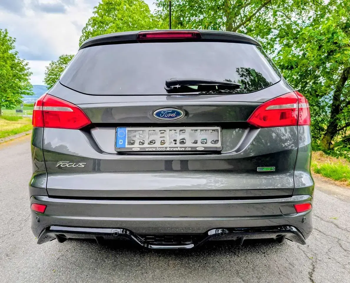 Gebraucht Ford Focus ST-Line 125 PS (91 kW) 2017 Grau Kombi