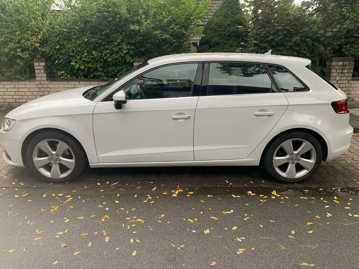 Gebraucht Audi A3 Ambiente 150 PS (110 kW) 2015 Weiß Limousine