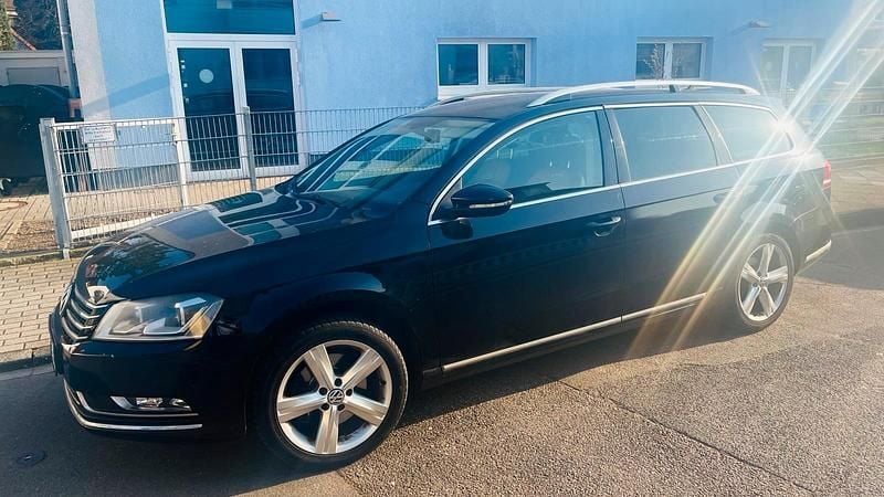 Gebraucht VW Passat Highline 150 PS (110 kW) 2012 Schwarz Kombi