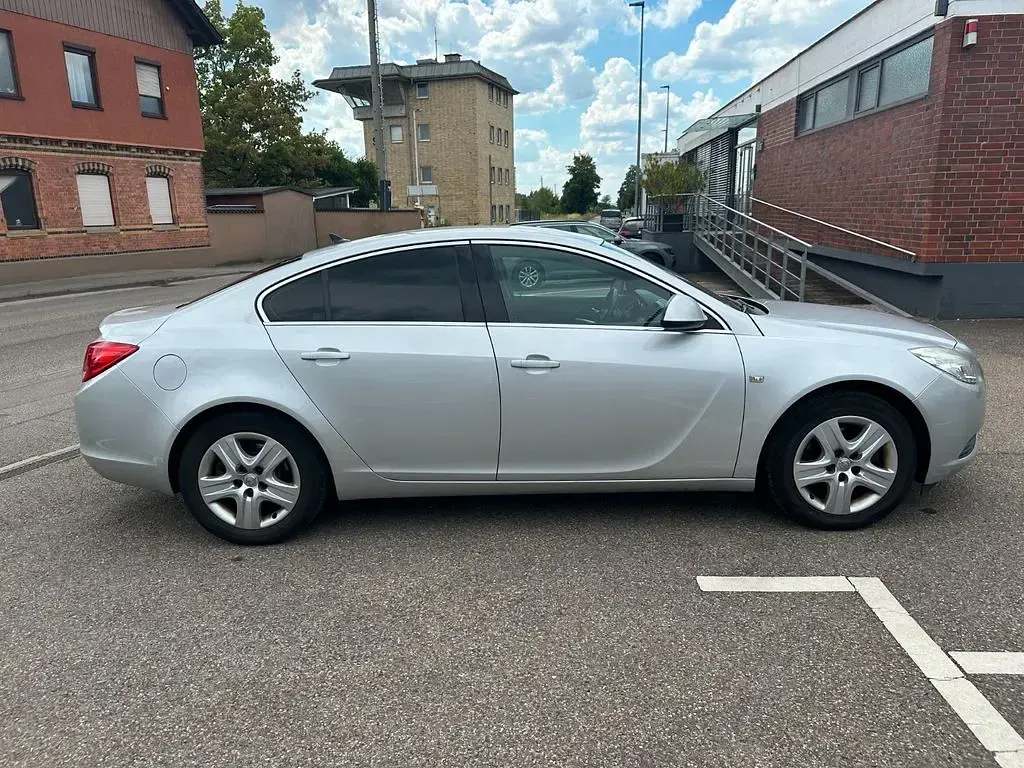 Gebraucht Opel Insignia Edition 220 PS (161 kW) 2009 Silber Limousine