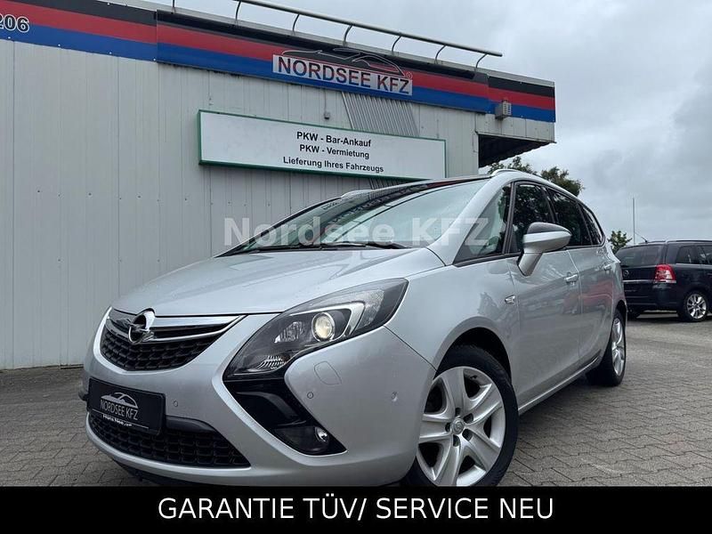 Silber Gebraucht 2015 Opel Zafira Tourer Edition Van / Kleinbus | 10.190 € (Etwas zu teuer) - Bild 1/4