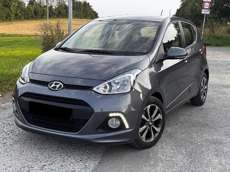 Grau Gebraucht 2014 Hyundai i10 Style Kleinwagen | 7.990 € (Guter Preis) - Bild 1/4