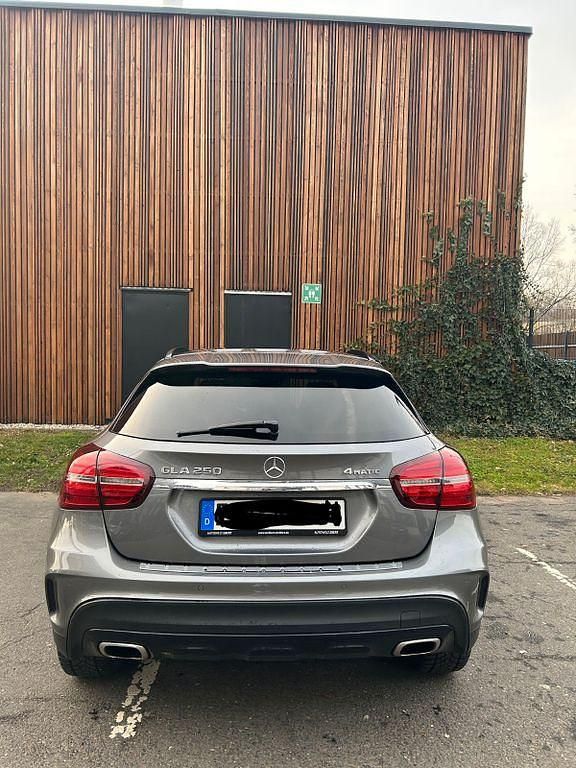 Gebraucht Mercedes GLA250 AMG 211 PS (155 kW) 2017 Silber SUV