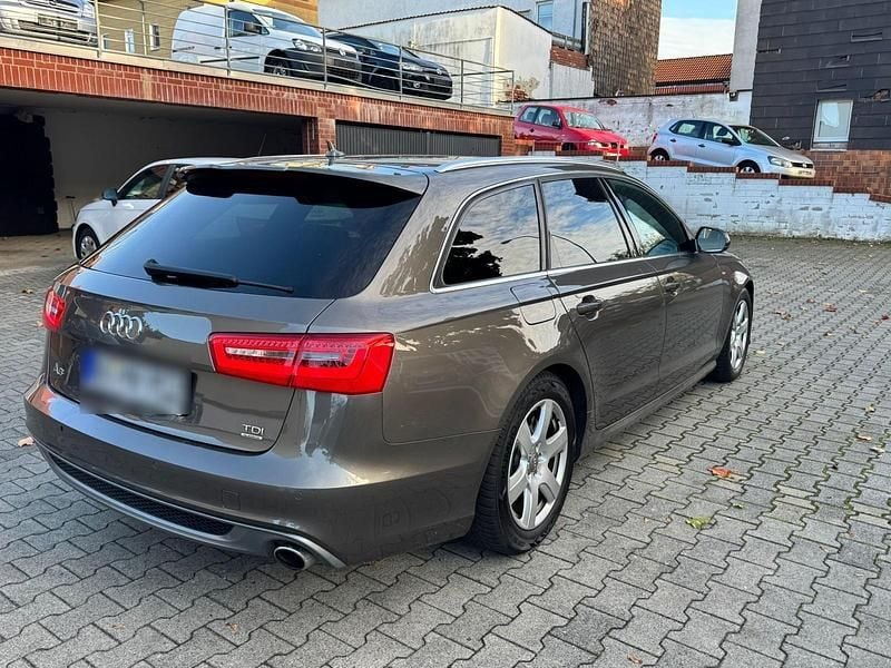 Gebraucht Audi A6 Basis 211 PS (155 kW) 2014 Grau Kombi