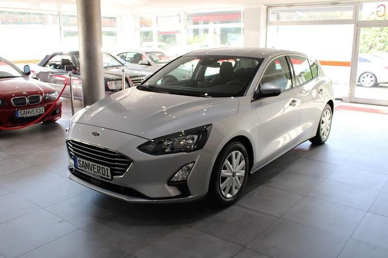 Silber Gebraucht 2020 Ford Focus Cool & Connect Limousine | 13.990 € (Guter Preis) - Bild 1/4